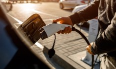 德国汽车行业协会提议混动车强制充电行驶：否则发动机功率会受限