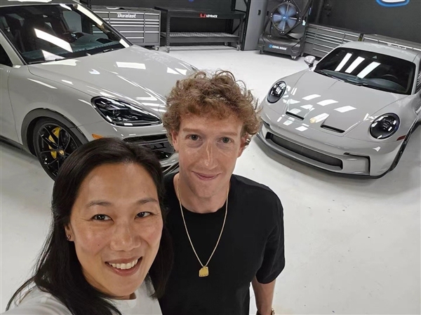 扎克伯格送给妻子一辆加长版卡宴:还带侧滑门
