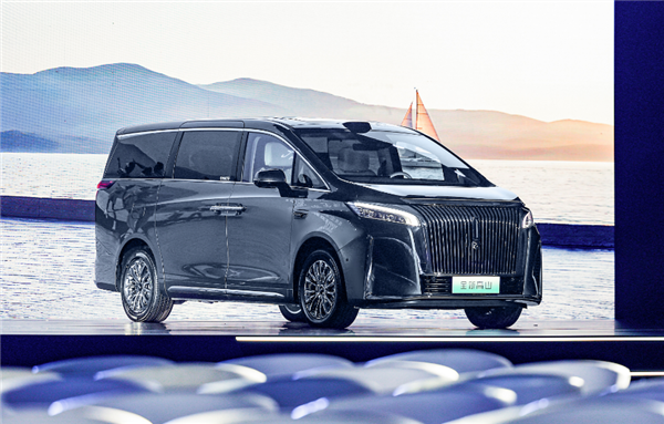 全面超越旧时代豪华MPV 全新魏牌高山预售:顶配仅需37.98万
