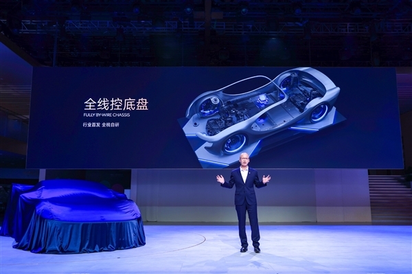 比亚迪再发个性化跑车!双门软顶版敞篷版腾势Z实车首曝