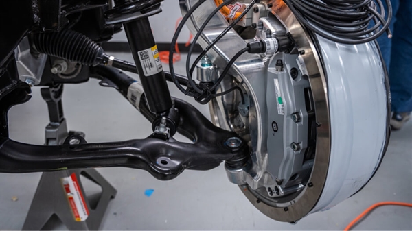 全国首台量产!轮毂电机版东风奕派007申报:功率400千瓦