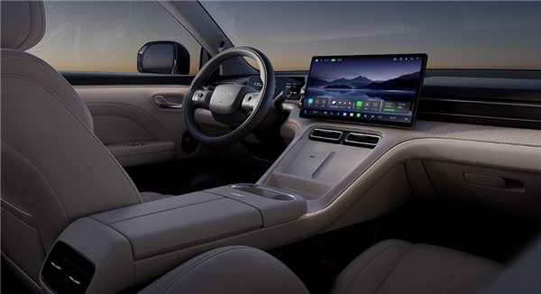 一升油发3.73度电 广汽埃安首款增程i60上市:10.48万起开卷