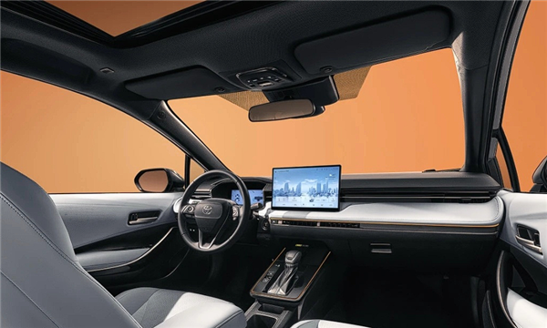 12.98万起 广汽丰田雷凌L上市：轴距加长、新增2.0L动力