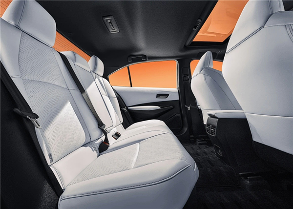 12.98万起 广汽丰田雷凌L上市：轴距加长、新增2.0L动力