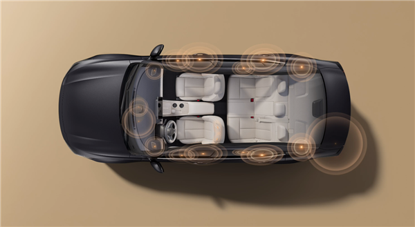 燃油车全球首搭鸿蒙座舱版 日产天籁上市30天订单过万