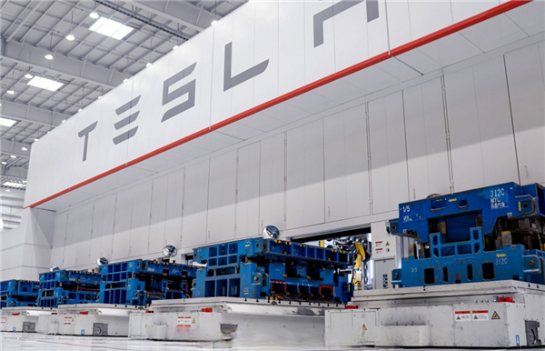 新势力吹爆的大压铸 老牌车企却不认可？