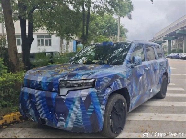 比亚迪再添猛将!方程豹钛6谍照曝光:延续方盒子设计