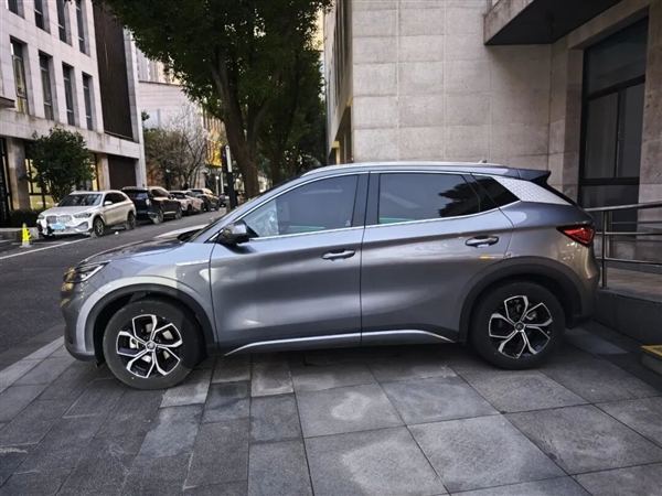 比亚迪也能用Carplay了?这老哥造福了无数新能源车主